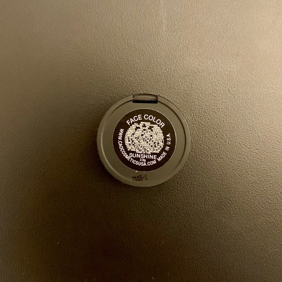 High Fashion Bright Eyeshadow - Picture 5 of 7